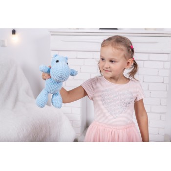 Вязаный плюшевый бегемотик (игрушка ручной работы)